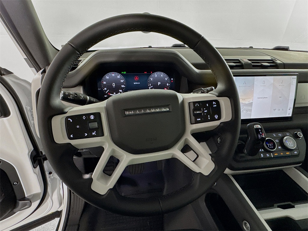 2025 Land Rover Defender 110 S photo 11