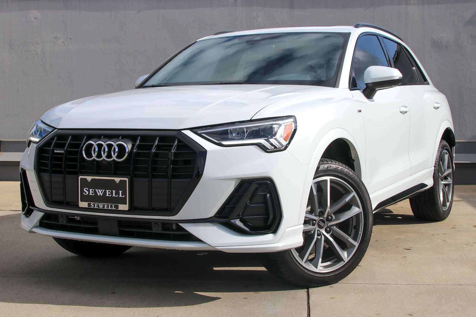 2024 Audi Q3 S line Premium Plus