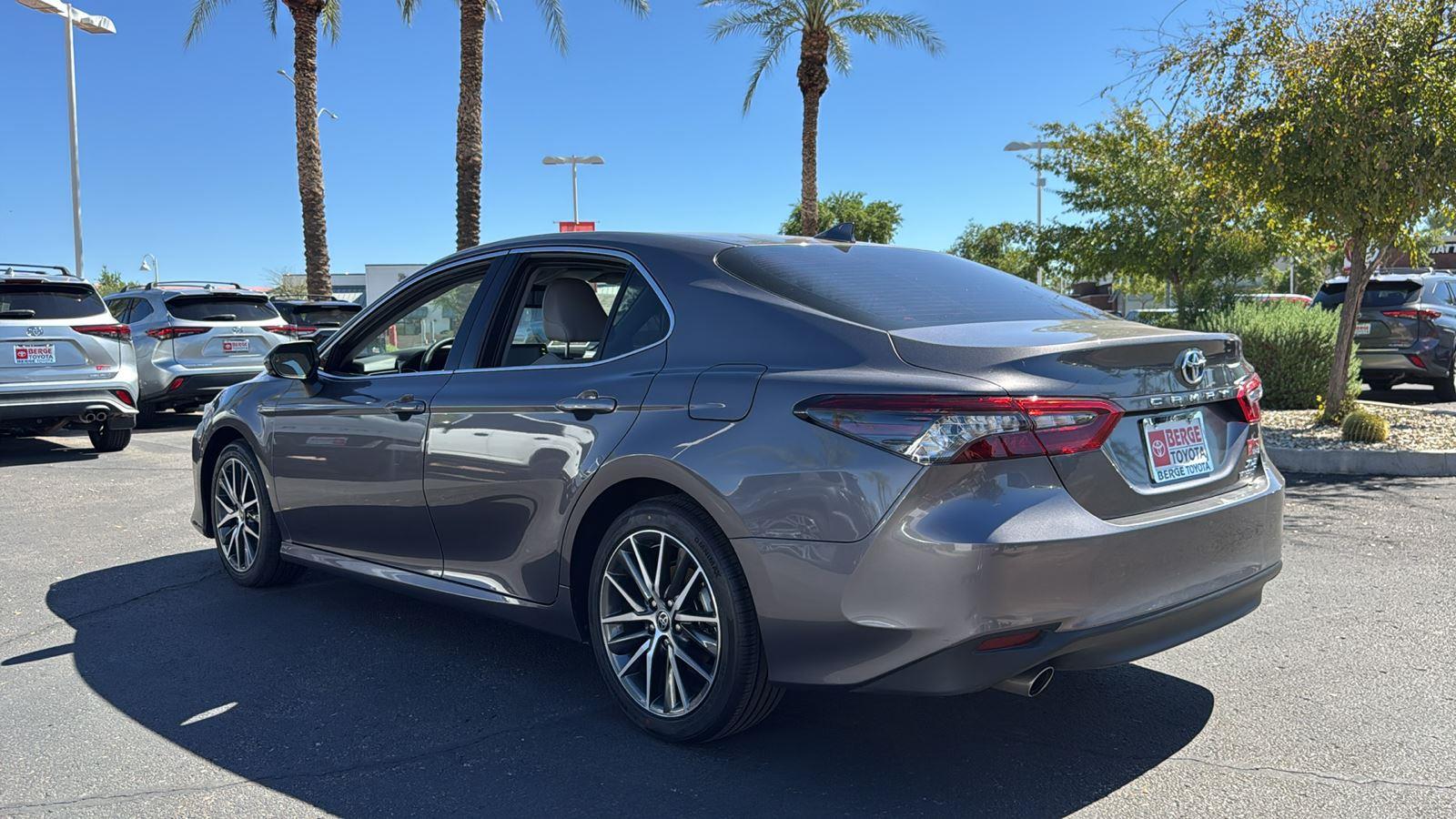 2023 Toyota Camry Hybrid XLE photo 5