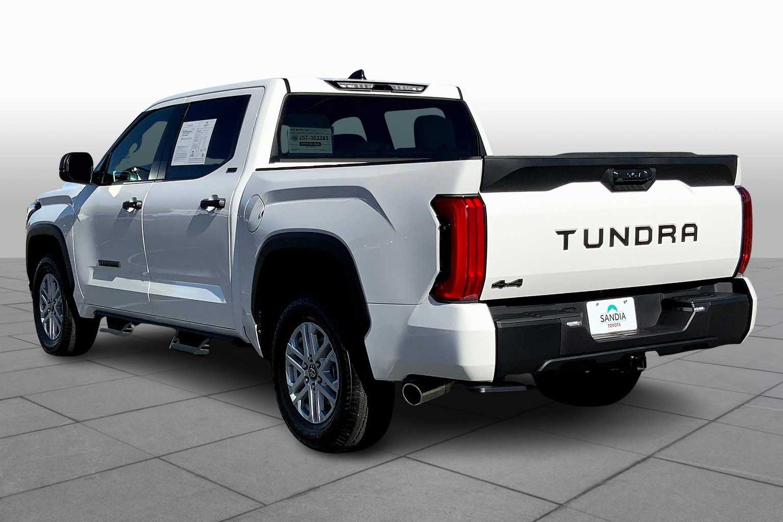 2025 Toyota Tundra SR5 CrewMax photo 10