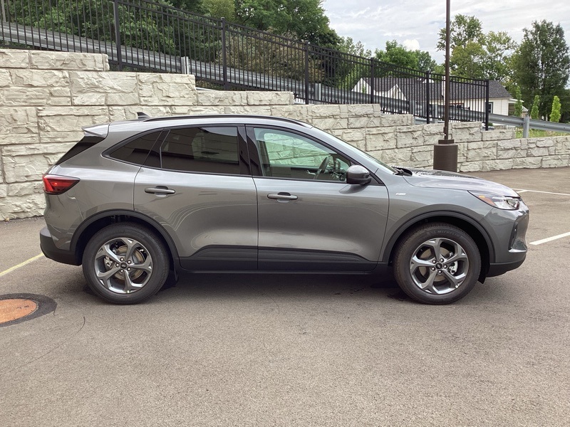 2025 Ford Escape Hybrid ST-Line Select photo 8