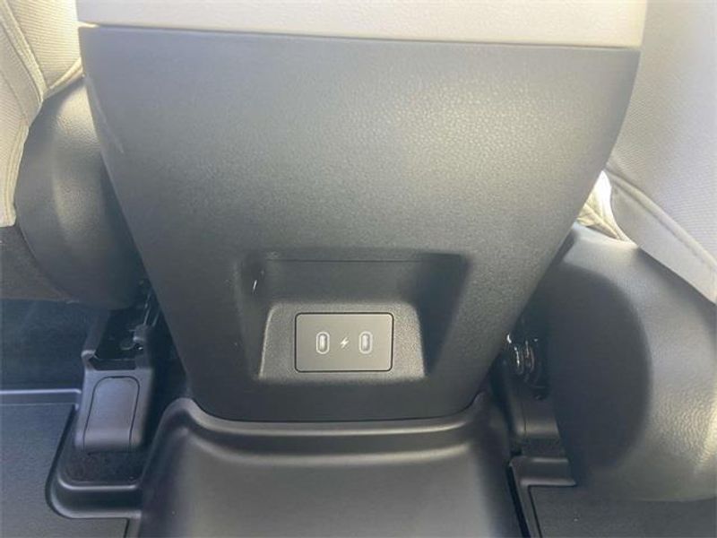 2025 Hyundai Tucson SE photo 8