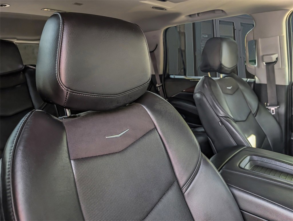2018 Cadillac Escalade Premium Luxury photo 21