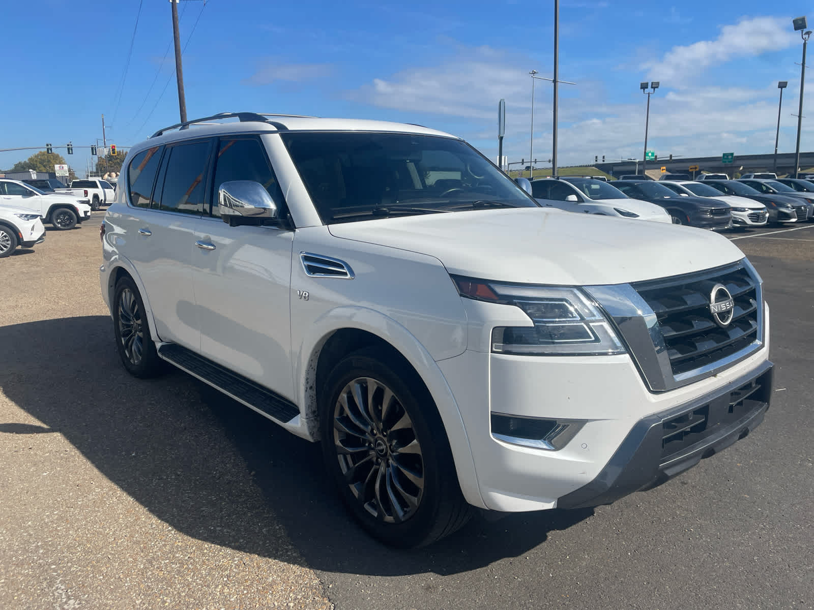 2022 Nissan Armada Platinum's photo