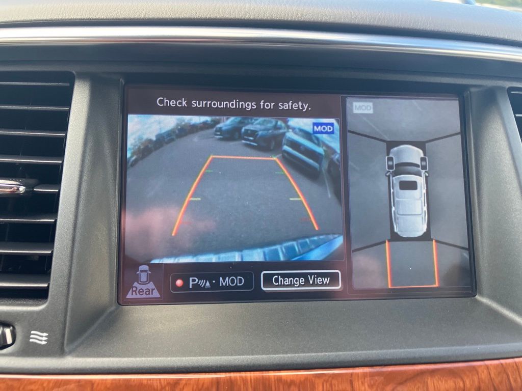 2016 Infiniti QX80 Base photo 17