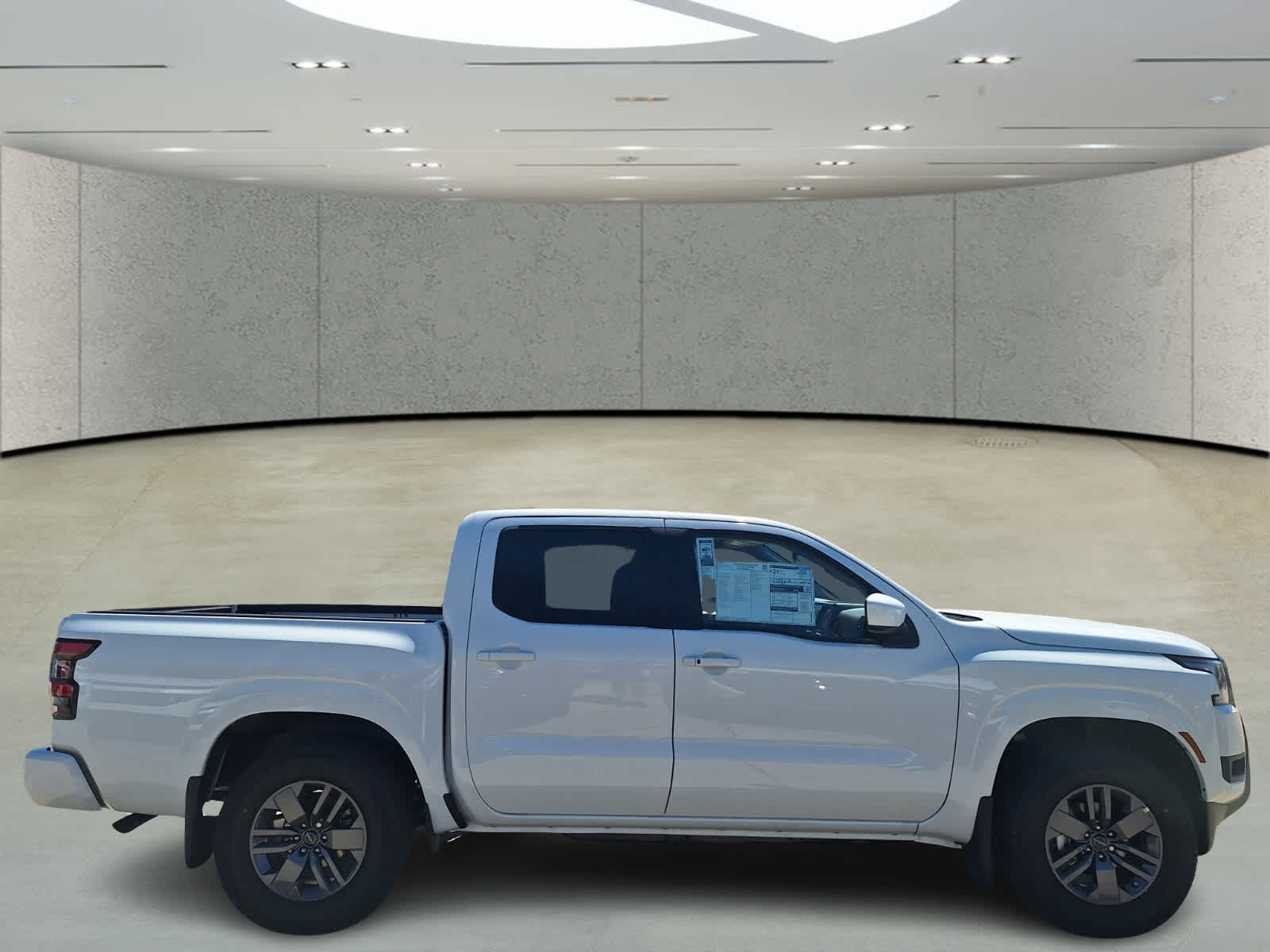 2025 Nissan Frontier Crew Cab SV photo 6