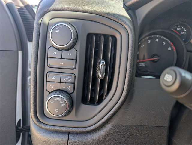 2025 Chevrolet Silverado 2500HD photo 8