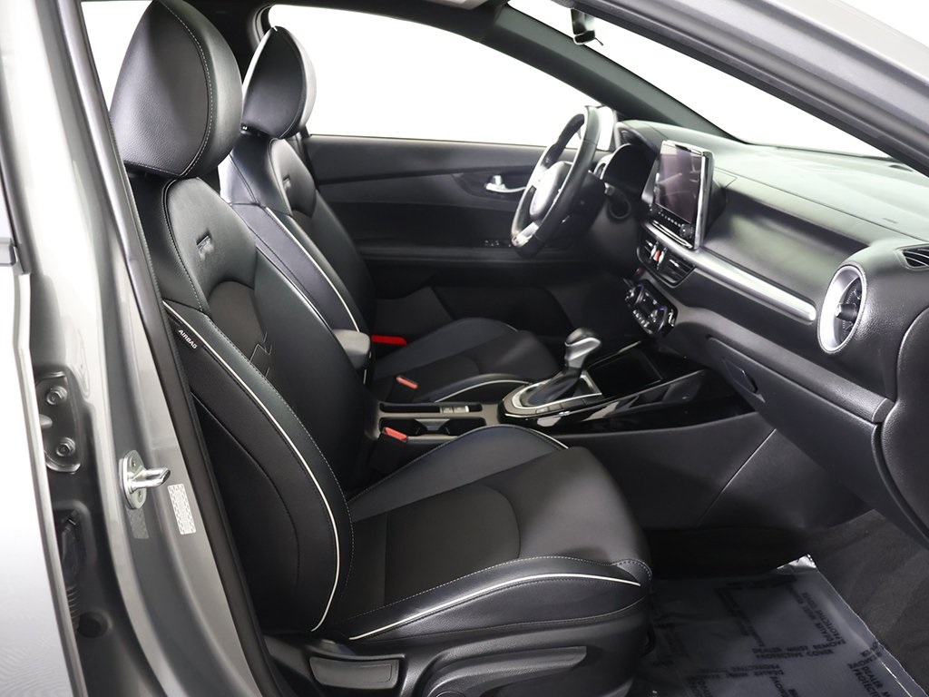 2023 Kia Forte GT-Line photo 31