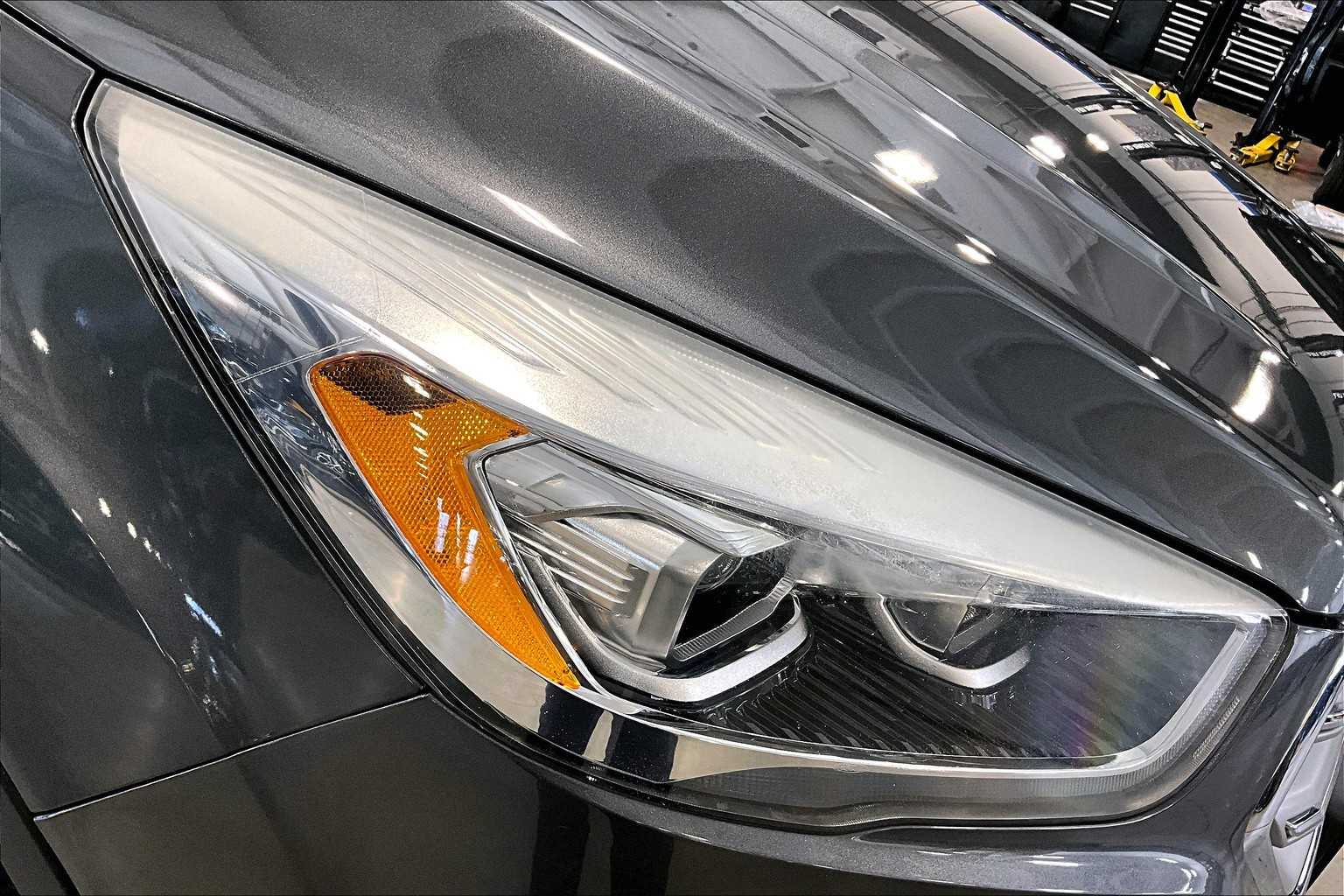 2017 Ford Escape Titanium photo 32