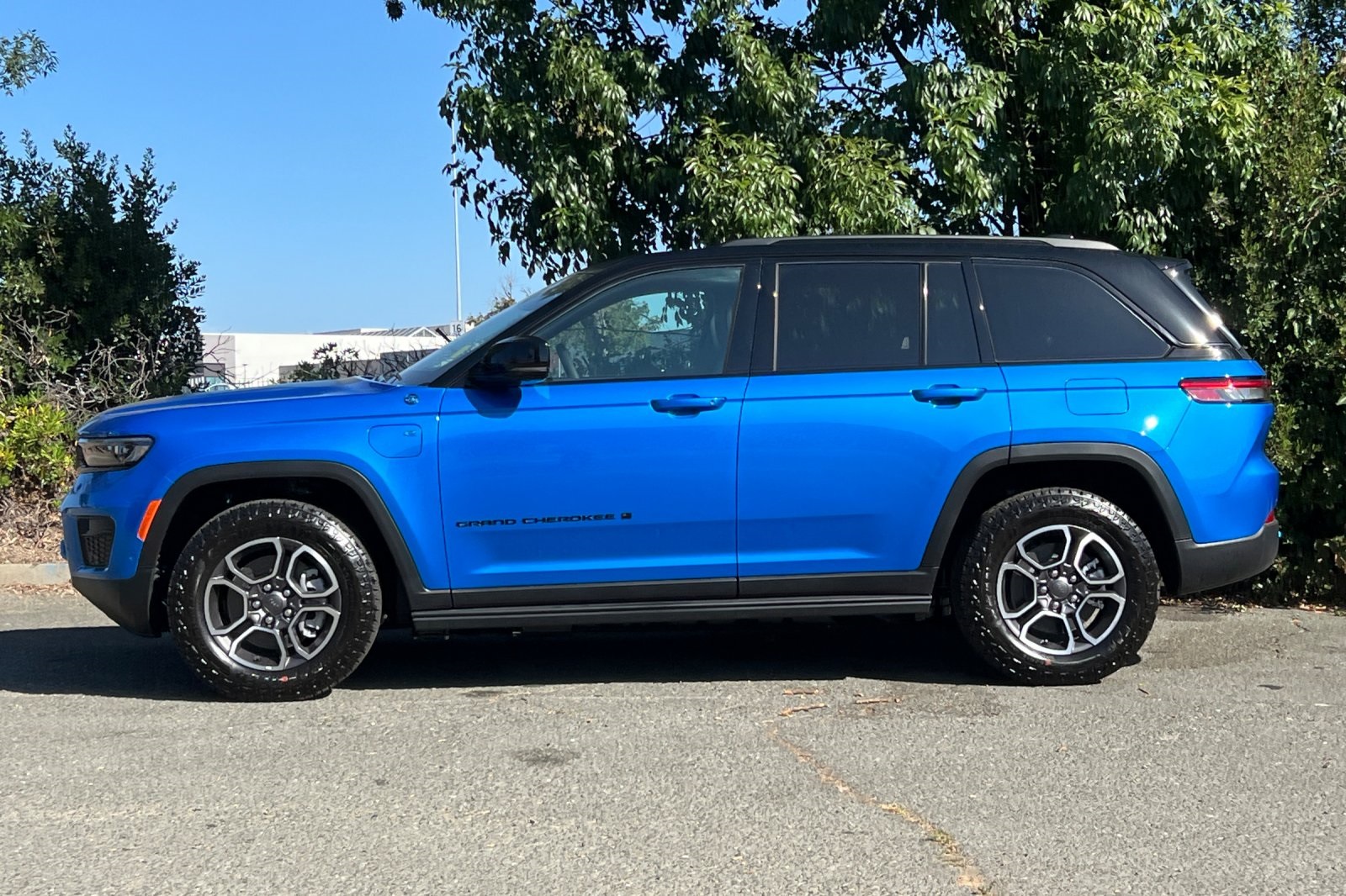 2023 Jeep Grand Cherokee Trailhawk 4xe photo 6