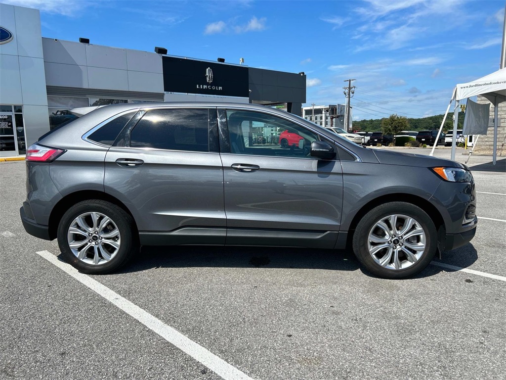 2024 Ford Edge Titanium photo 3