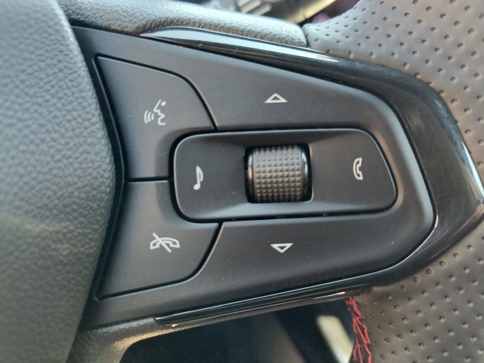 2025 Chevrolet Trax photo 21