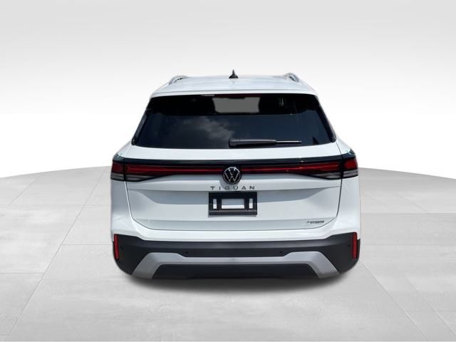 2025 Volkswagen Tiguan S photo 3
