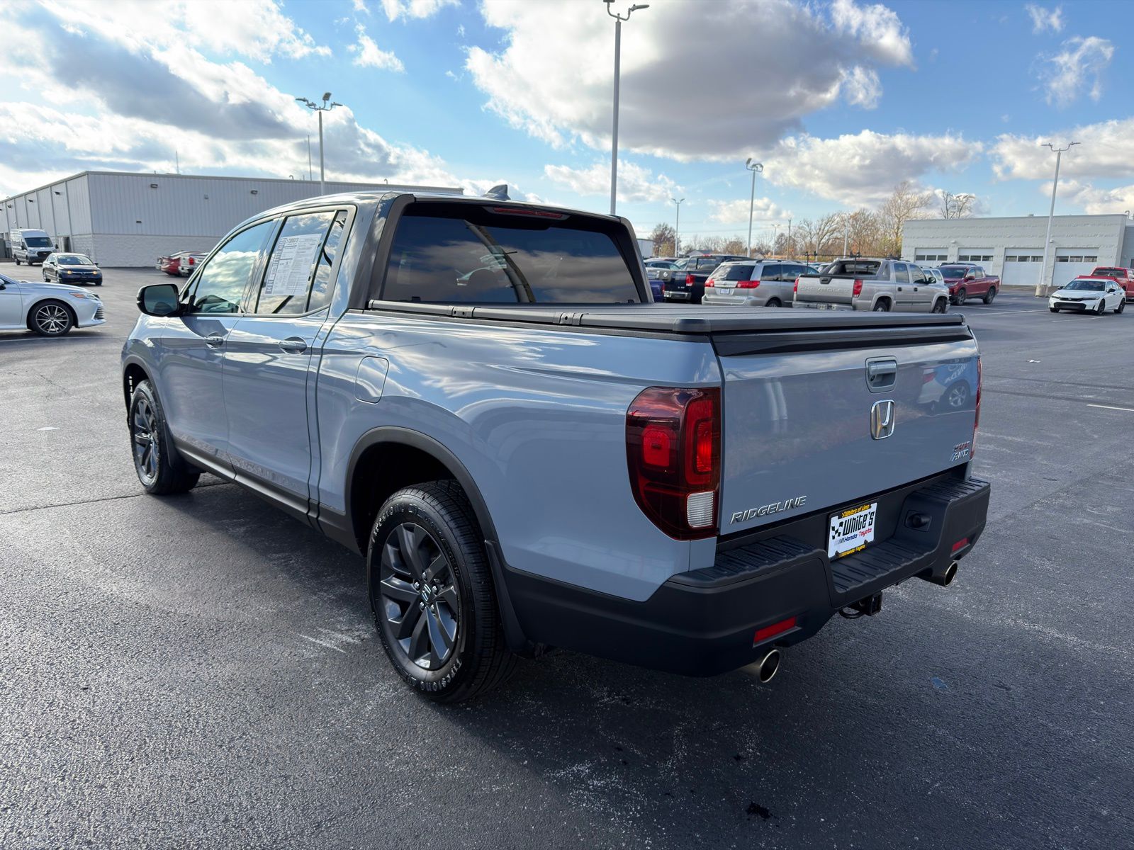 2023 Honda Ridgeline Sport photo 2