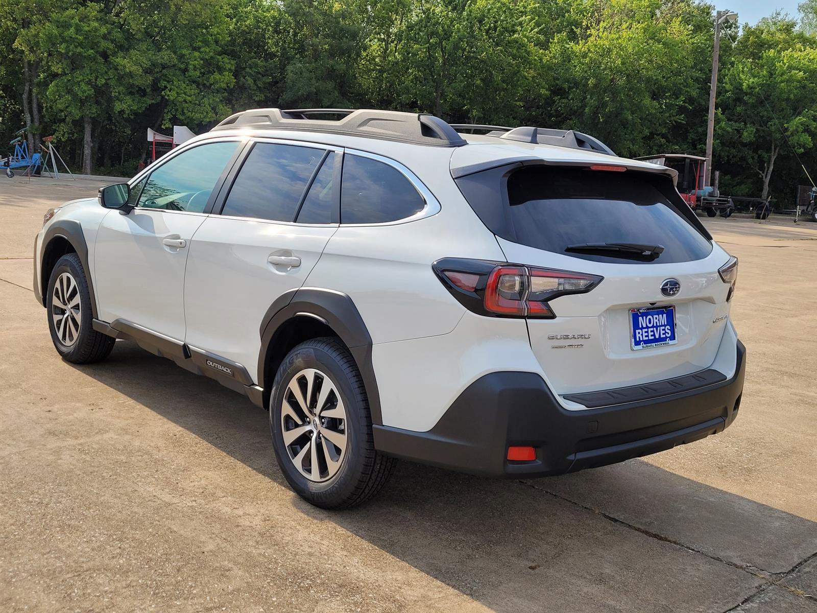 2025 Subaru Outback Premium photo 16