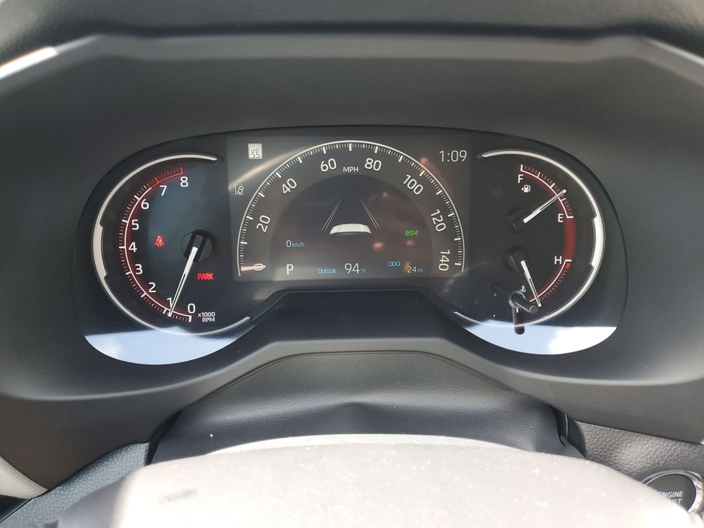 2025 Toyota RAV4 XLE photo 20