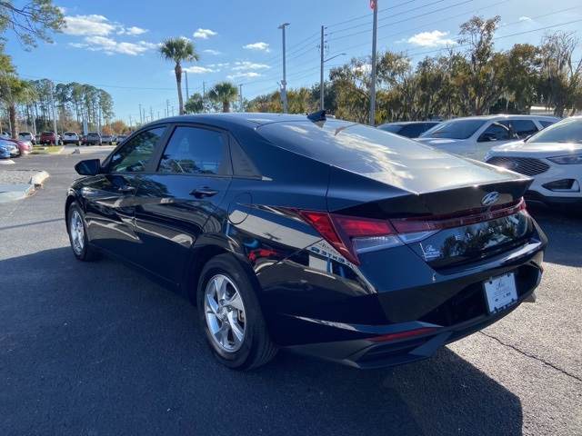 2023 Hyundai Elantra SE photo 4