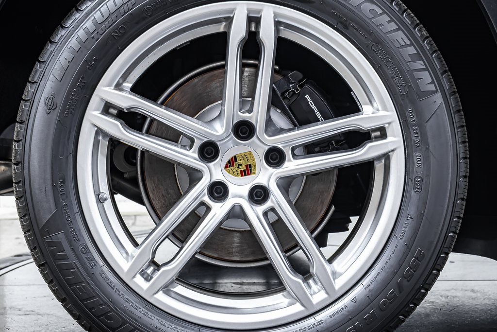 2025 Porsche Macan T photo 22