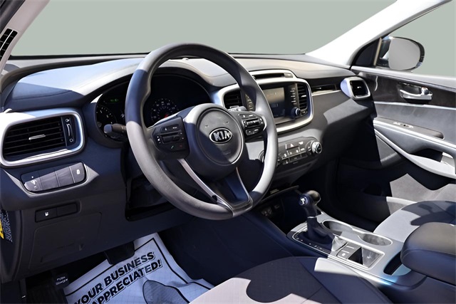 2018 Kia Sorento LX photo 2