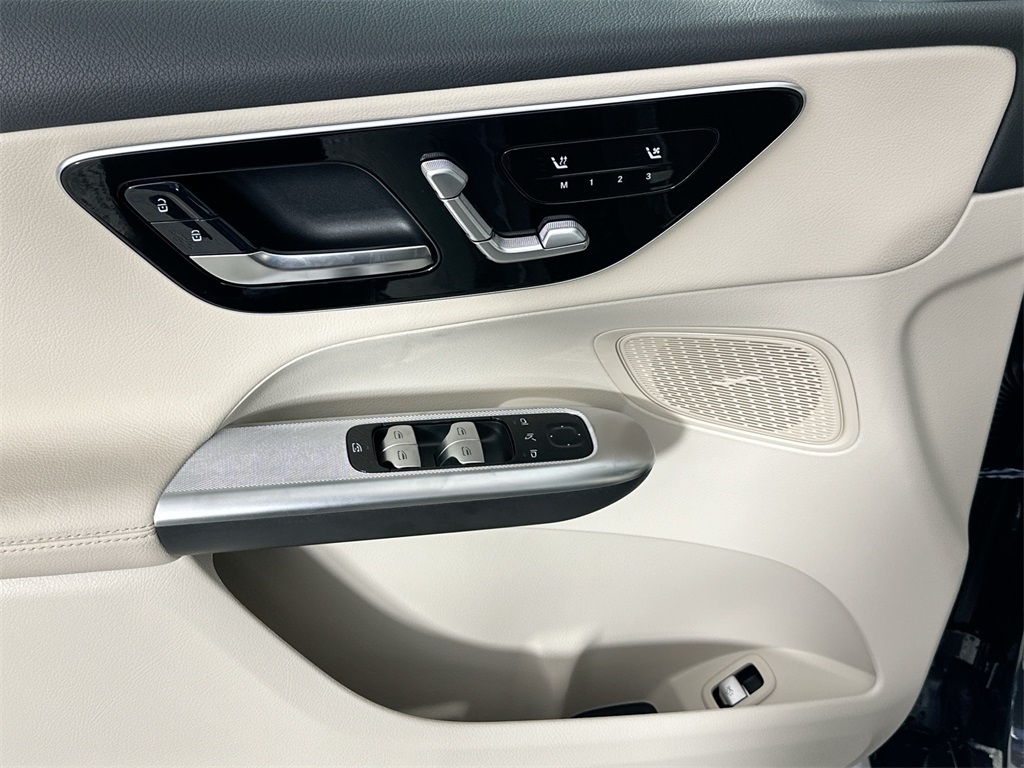 2026 Mercedes Benz GLC 300 photo 14