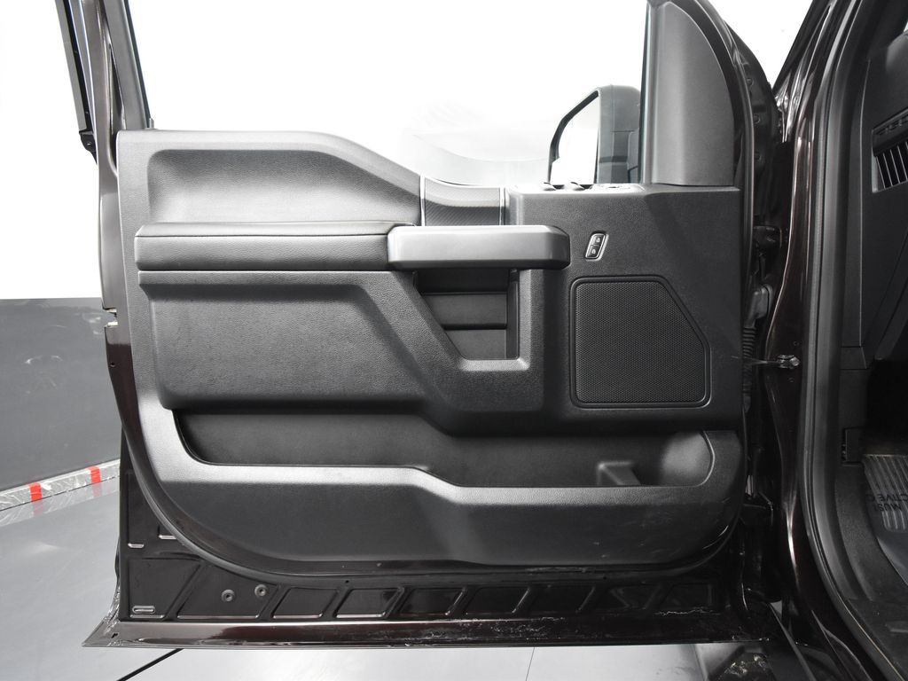 2018 Ford F-150 XLT FX4 photo 14
