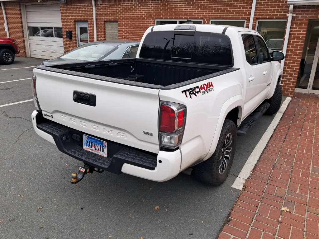 2022 Toyota Tacoma TRD Off-Road photo 3