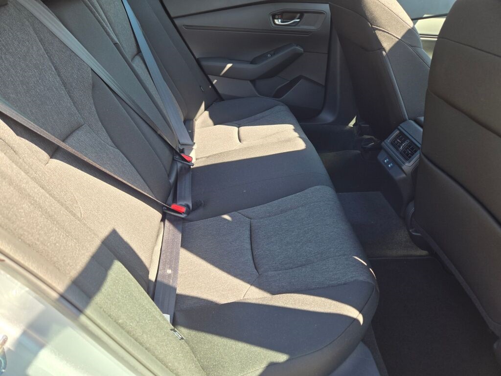 2025 Honda Accord SE photo 4