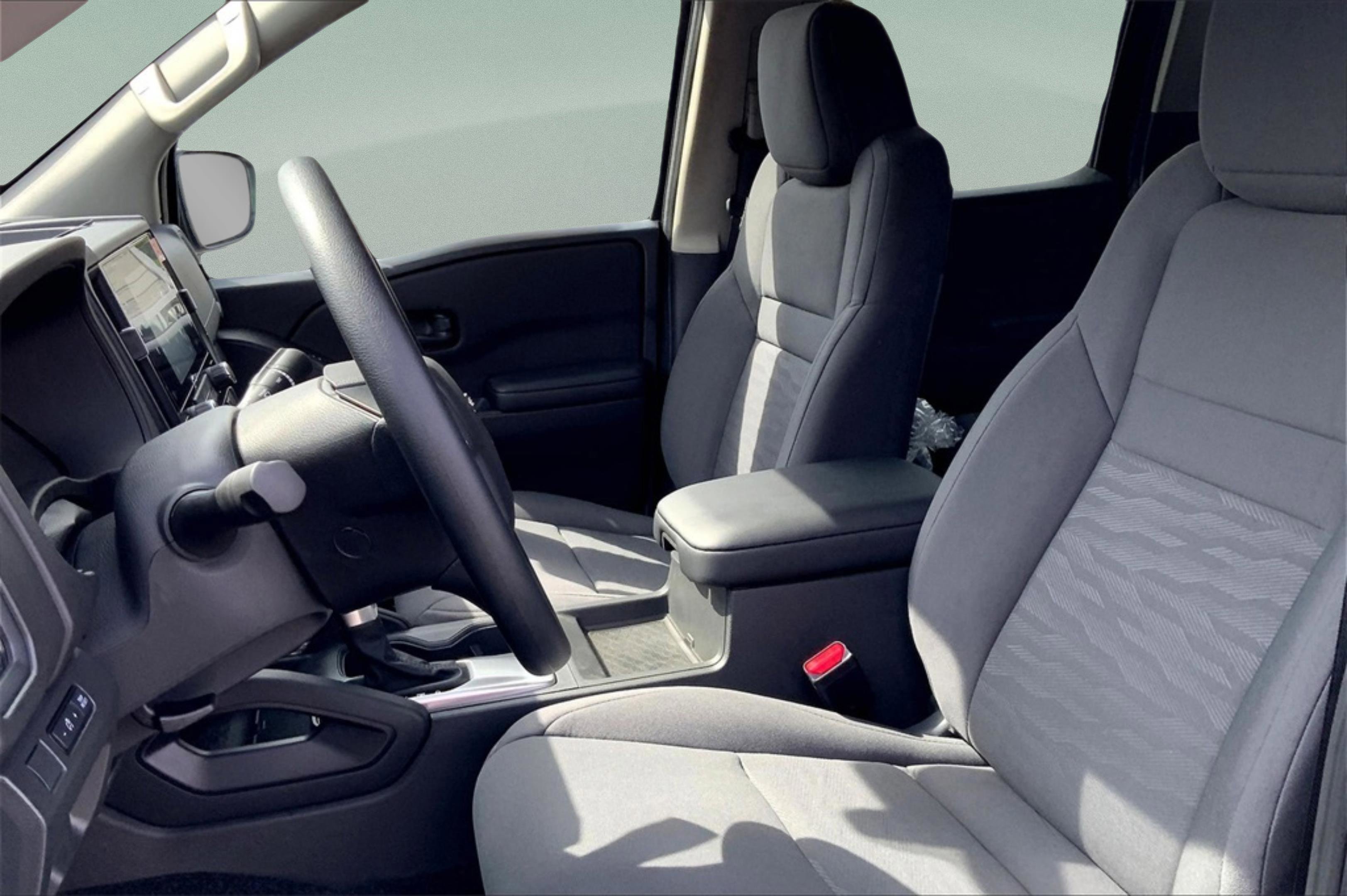 2025 Nissan Frontier S photo 8