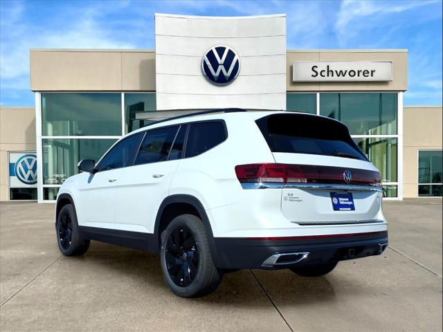 2026 Volkswagen Atlas SE Technology photo 2