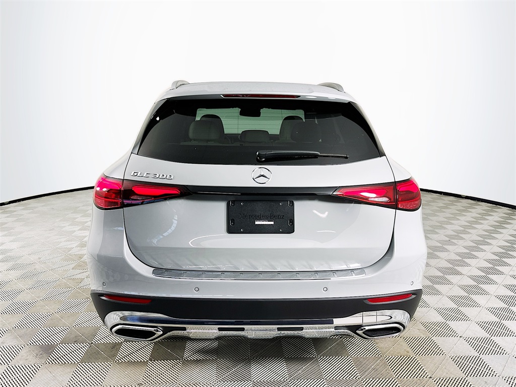 2026 Mercedes Benz GLC 300 photo 6