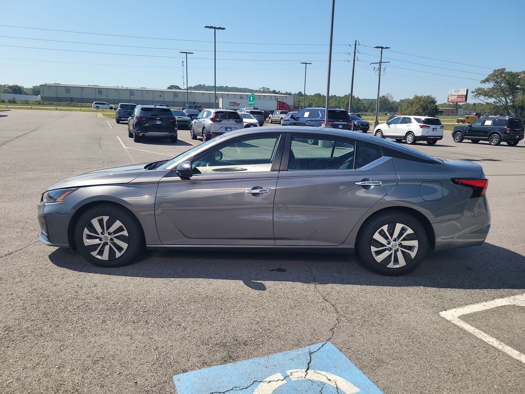 2024 Nissan Altima 2.5 S photo 6