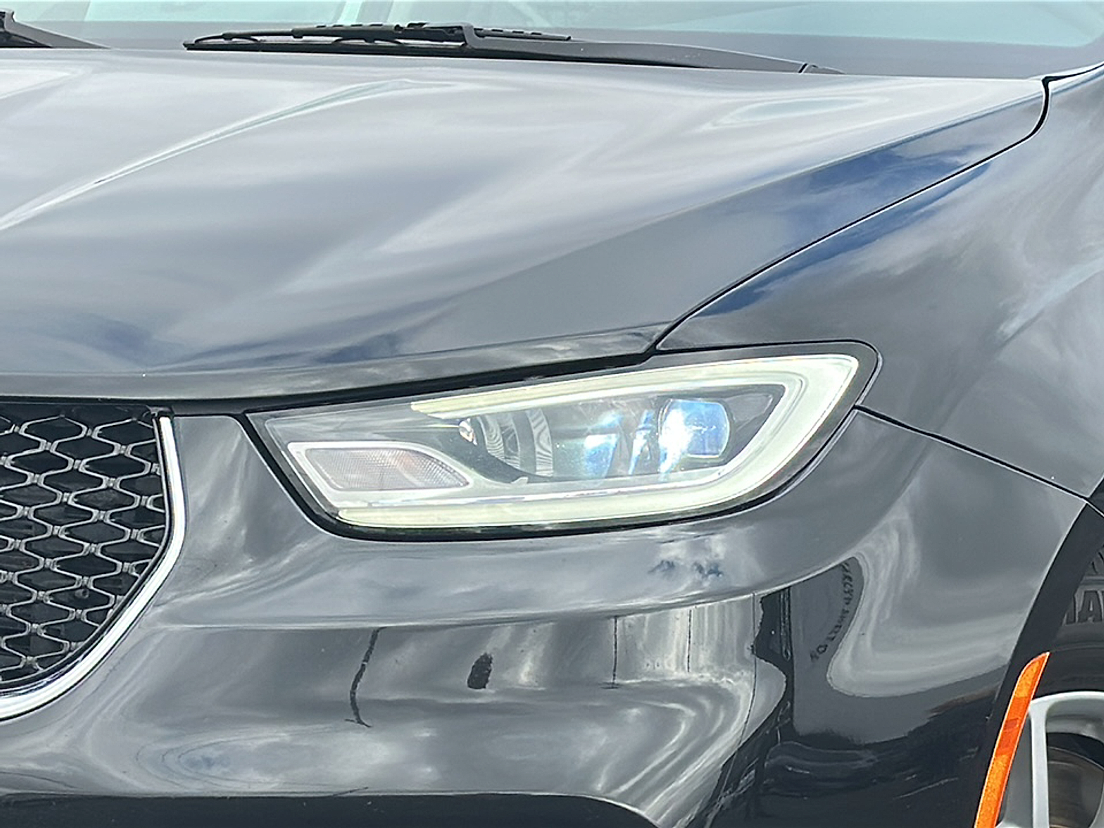 2023 Chrysler Pacifica Touring L photo 3