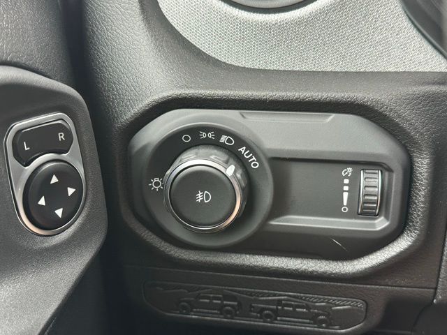 2025 Jeep Wrangler Sport S photo 15