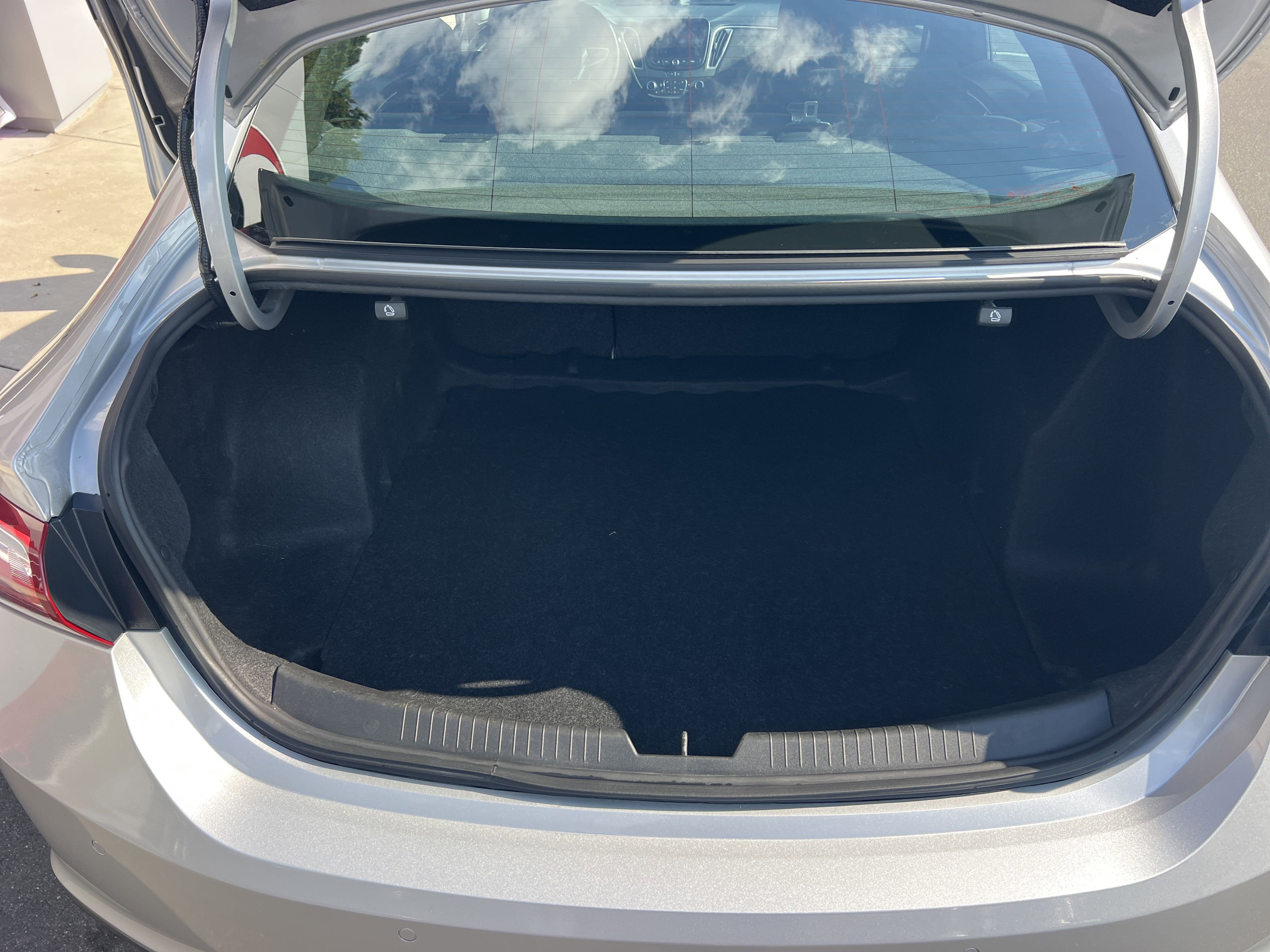2022 Chevrolet Malibu 1LT photo 5