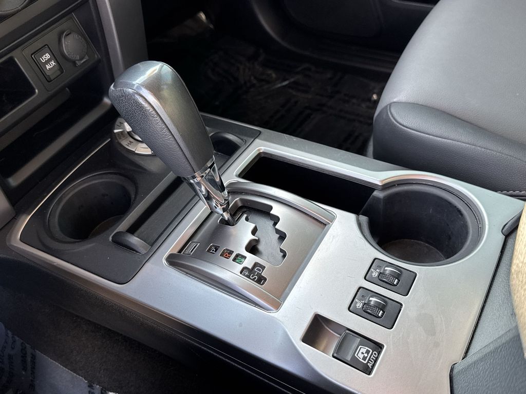 2019 Toyota 4Runner SR5 Premium photo 21