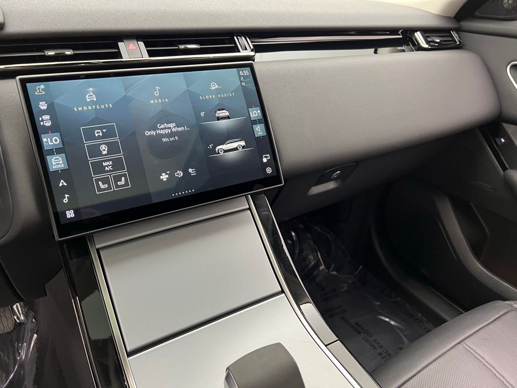 2024 Land Rover Range Rover Velar S photo 8
