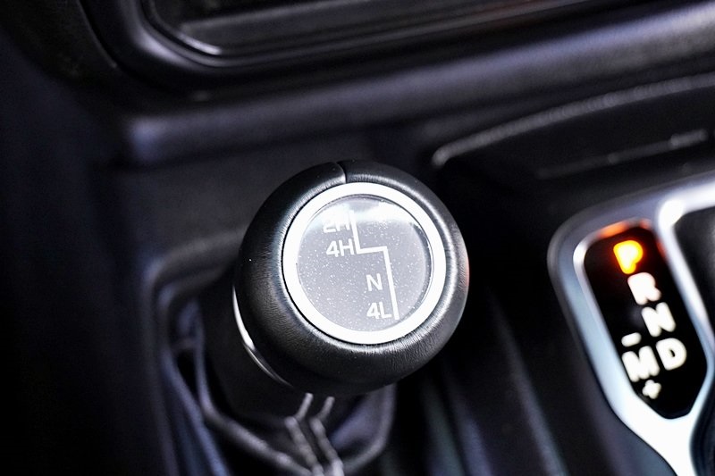 Certified Used 2021 Gray Jeep Overland image 33