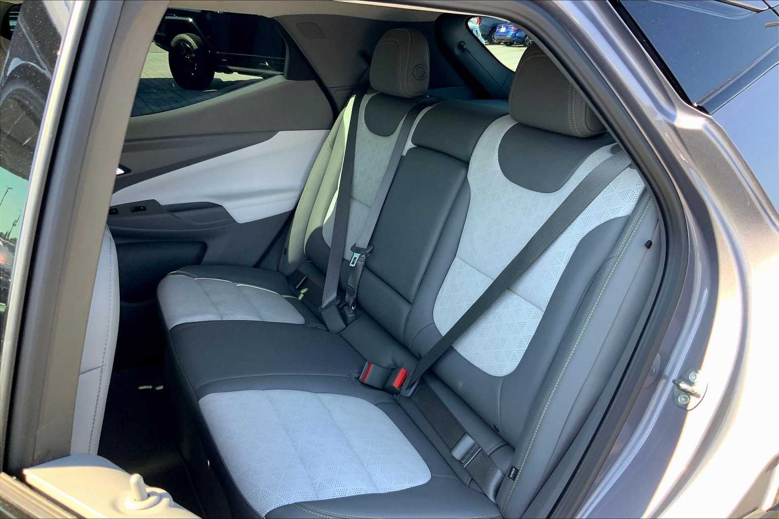 2022 Chevrolet Bolt EUV Premier photo 19