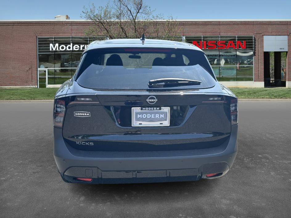 2025 Nissan Kicks SV photo 3