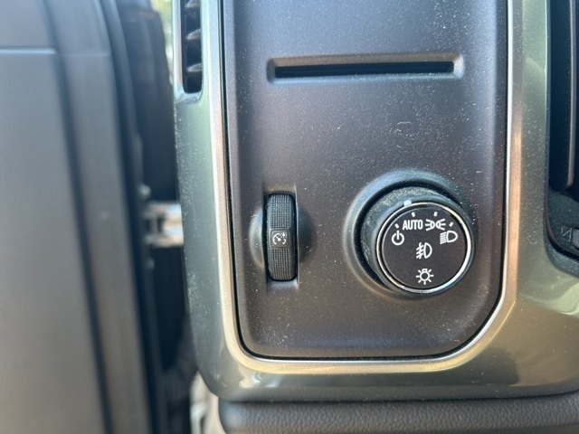 2017 Chevrolet Silverado 1500 LT photo 13