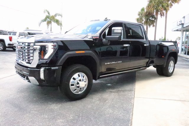2025 Gmc Sierra 3500 HD Denali photo 4