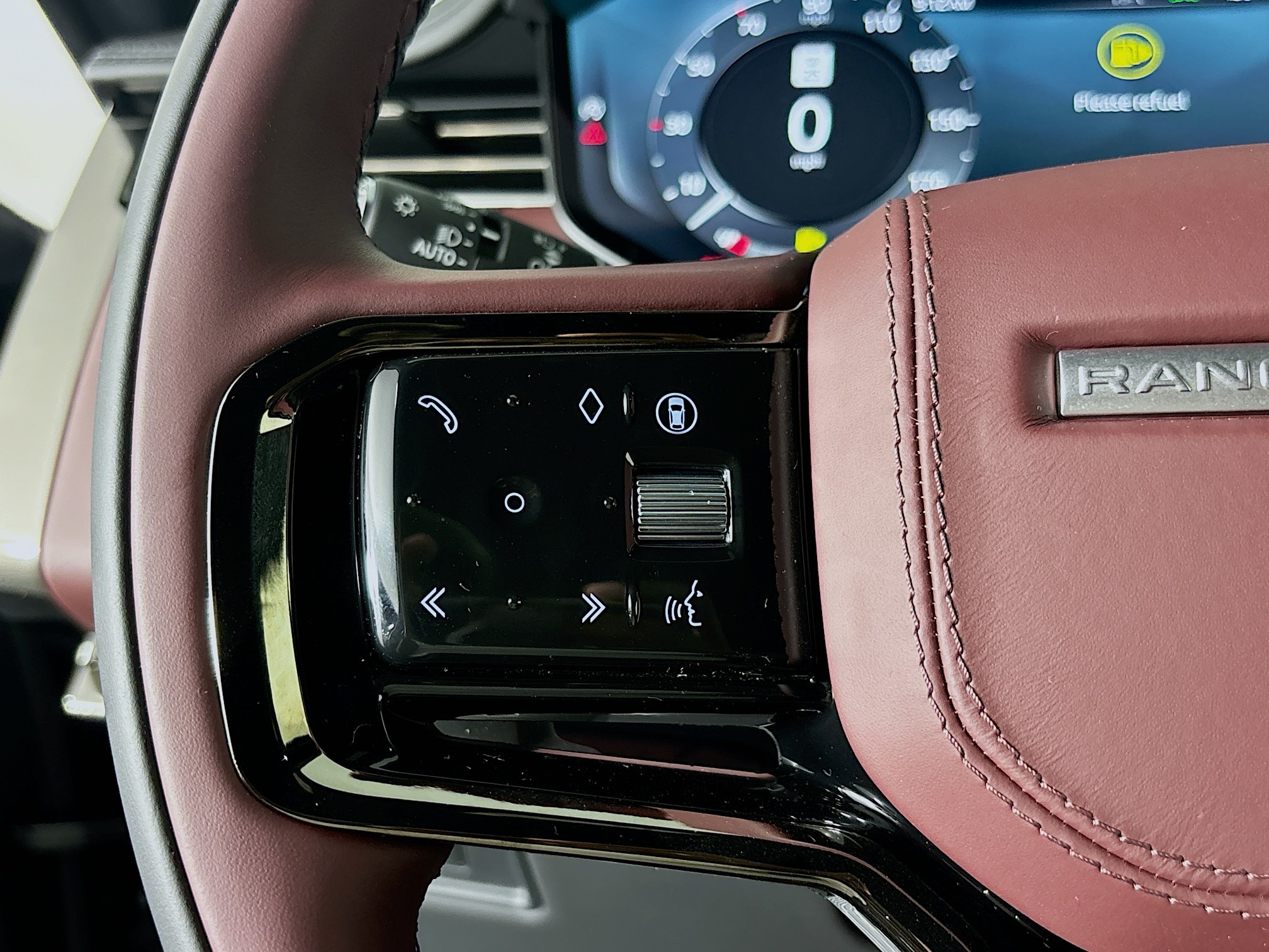 2025 Land Rover Range Rover Sport P400 Dynamic SE photo 10