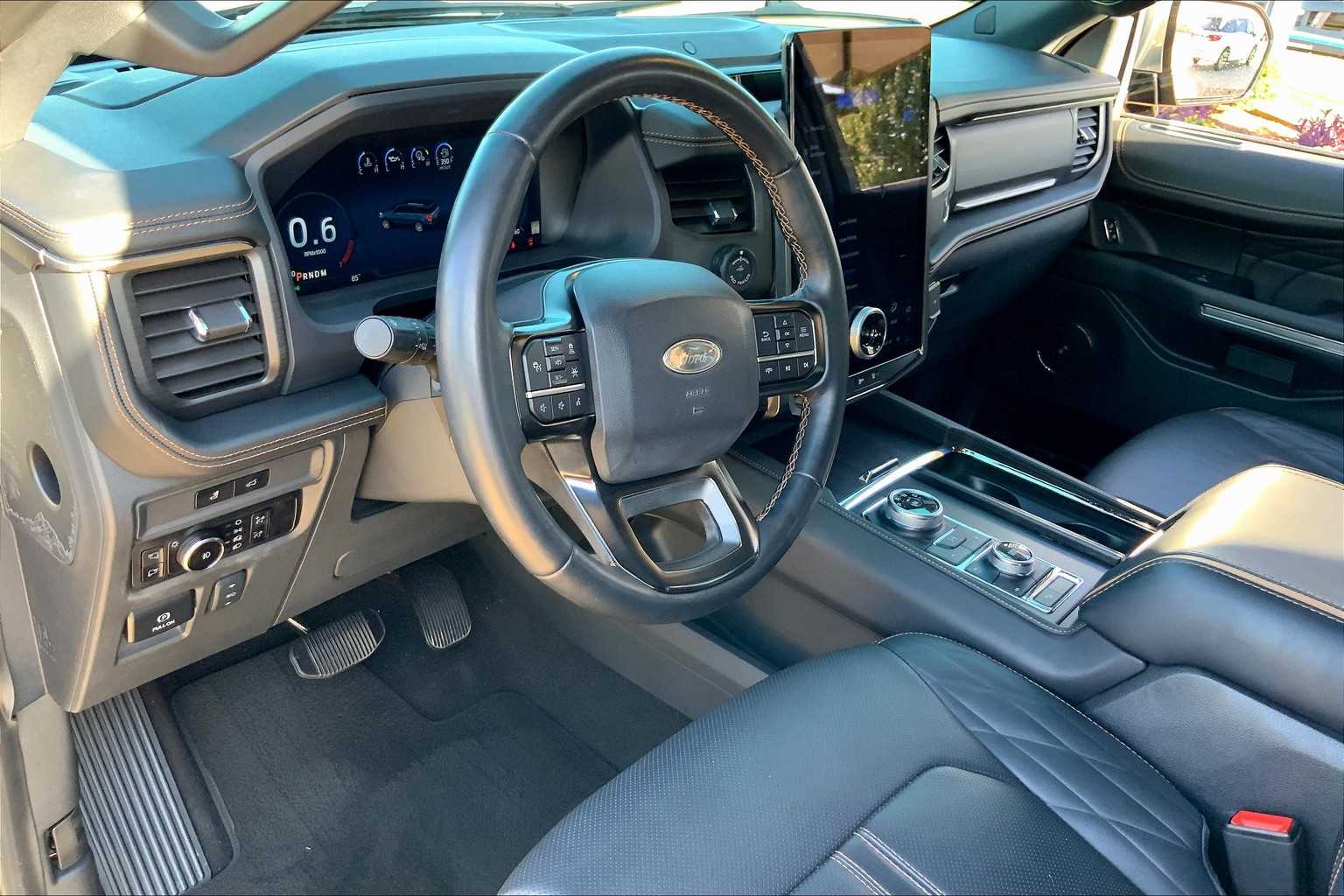2024 Ford Expedition Platinum photo 14