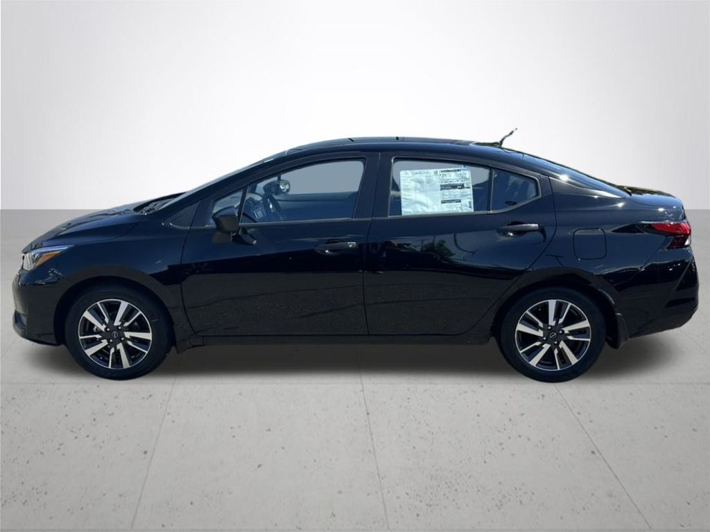 2025 Nissan Versa 1.6 S photo 11