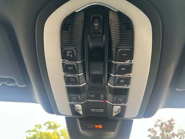 2022 Porsche Macan S photo 38