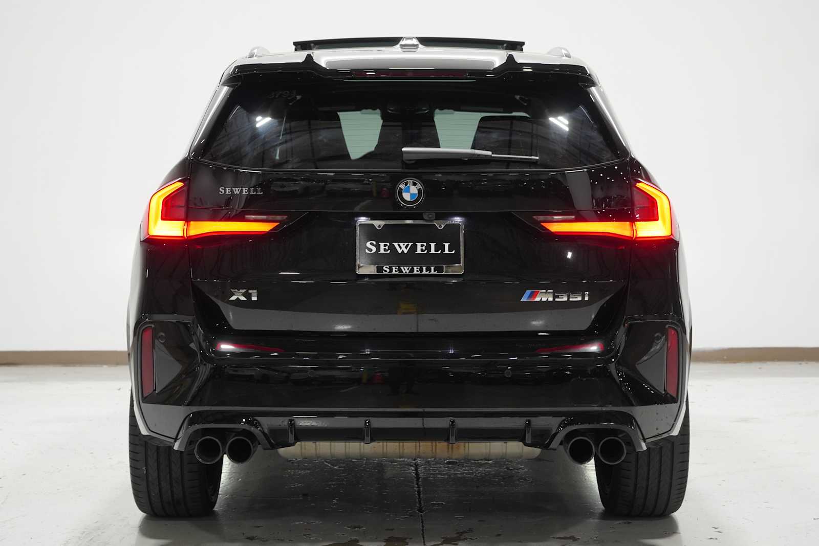 2025 Bmw X1 M35i photo 2