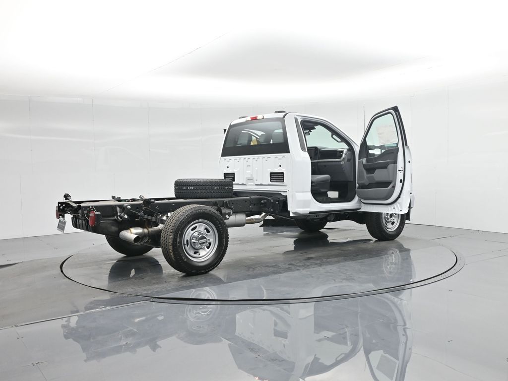 2025 Ford F-350 Super Duty XL