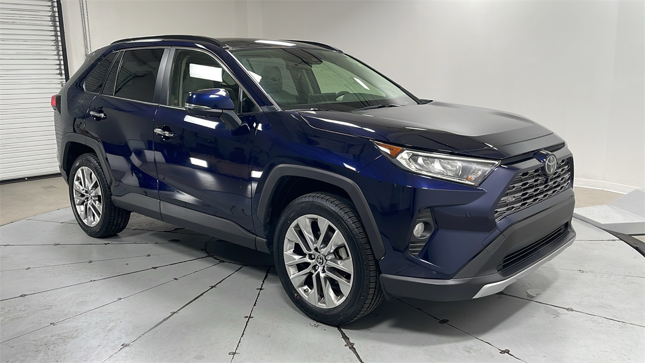 2019 Toyota RAV4 Limited photo 3