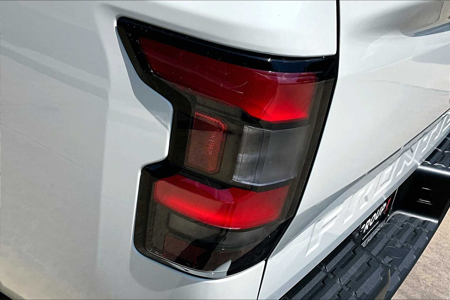 2024 Nissan Frontier SL photo 26