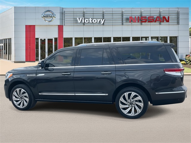 2022 Lincoln Navigator L Reserve photo 6